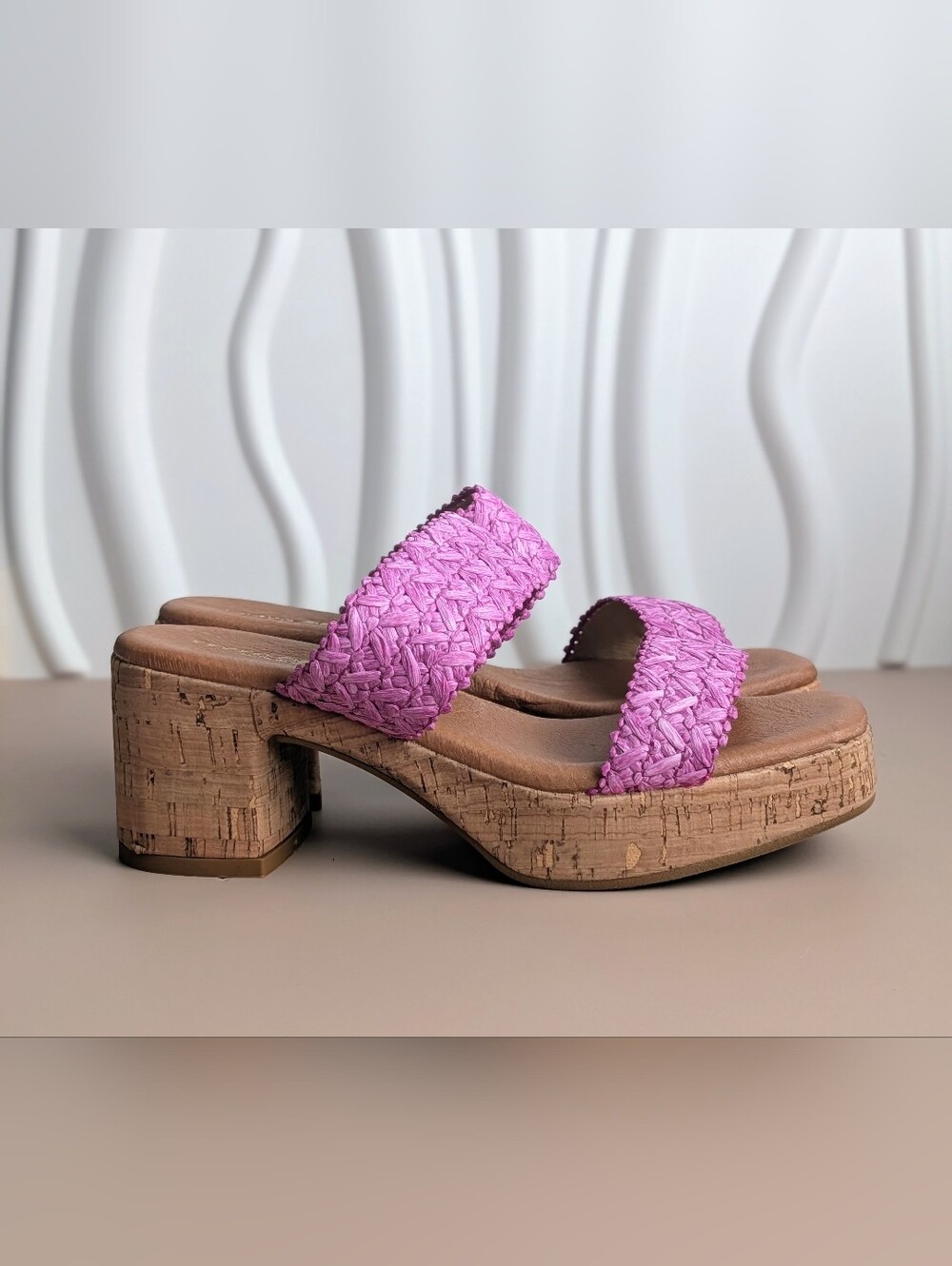NWT Andre Assous Cairo Fuchsia Raffia Platform Sandals US 8